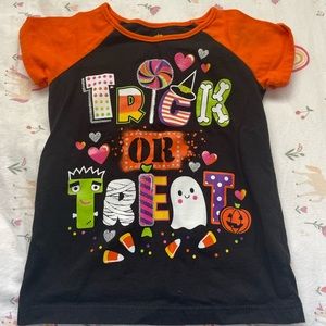 2/$10⬅️ Halloween T shirt size 3T Trick or treat